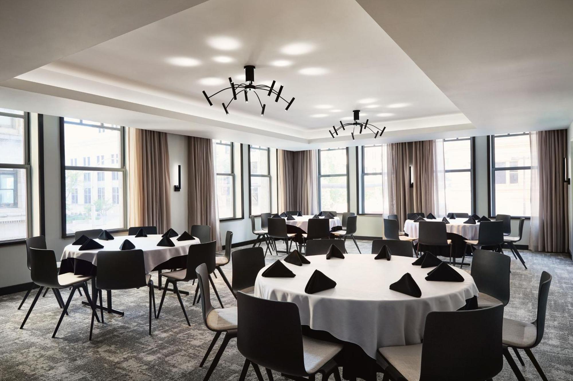 Ac Hotel By Marriott Kansas City Downtown Экстерьер фото