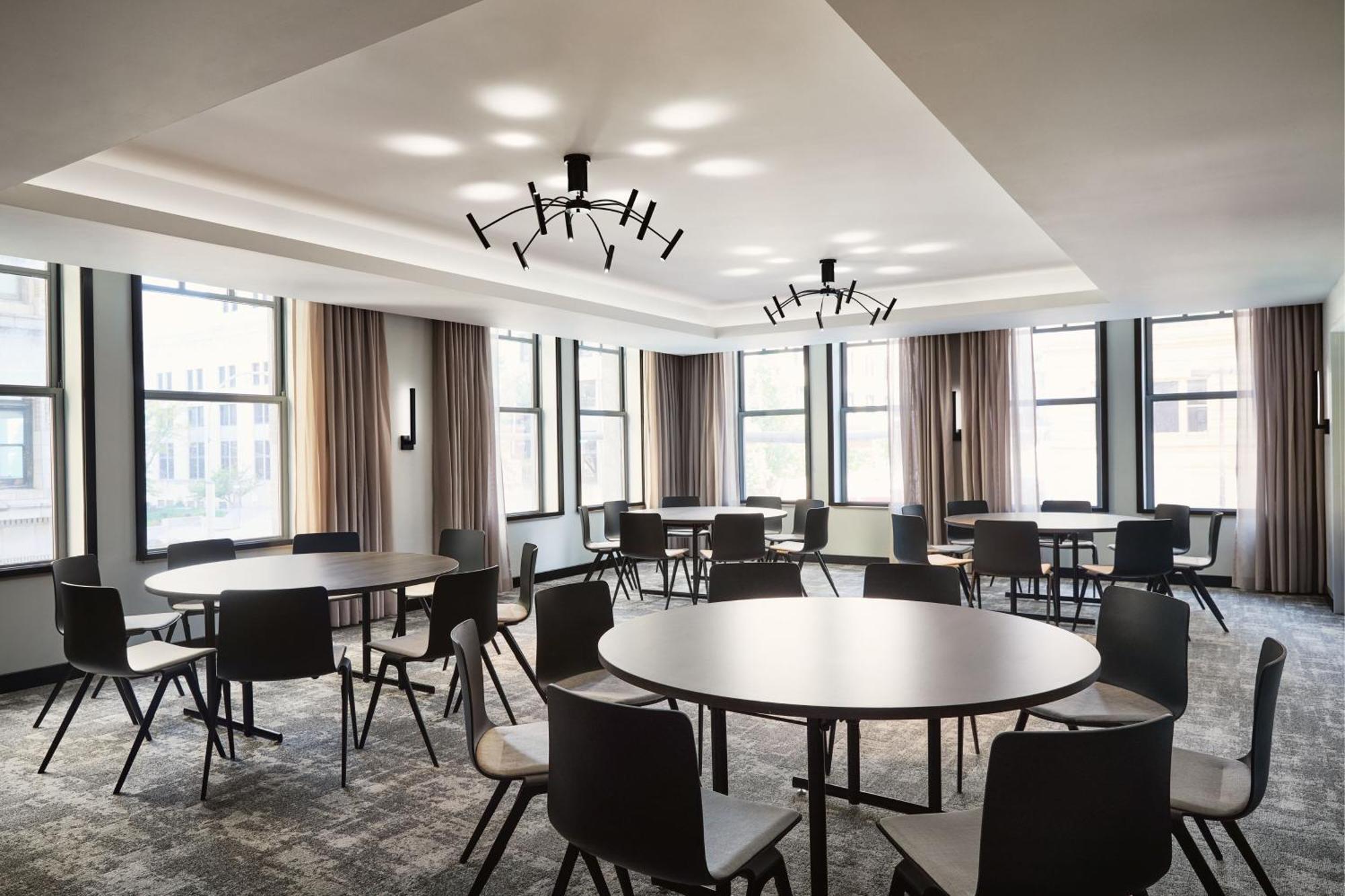 Ac Hotel By Marriott Kansas City Downtown Экстерьер фото